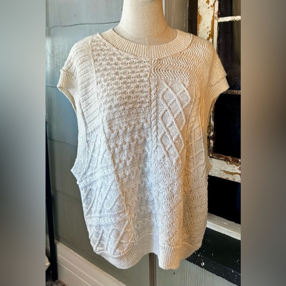 ILLA ILLA Cream Knit Sleeveless Sweater Oversized Vest - Picture 2 of 7